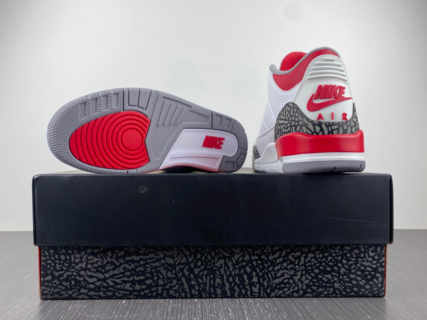 Jordan 3 Fire Red