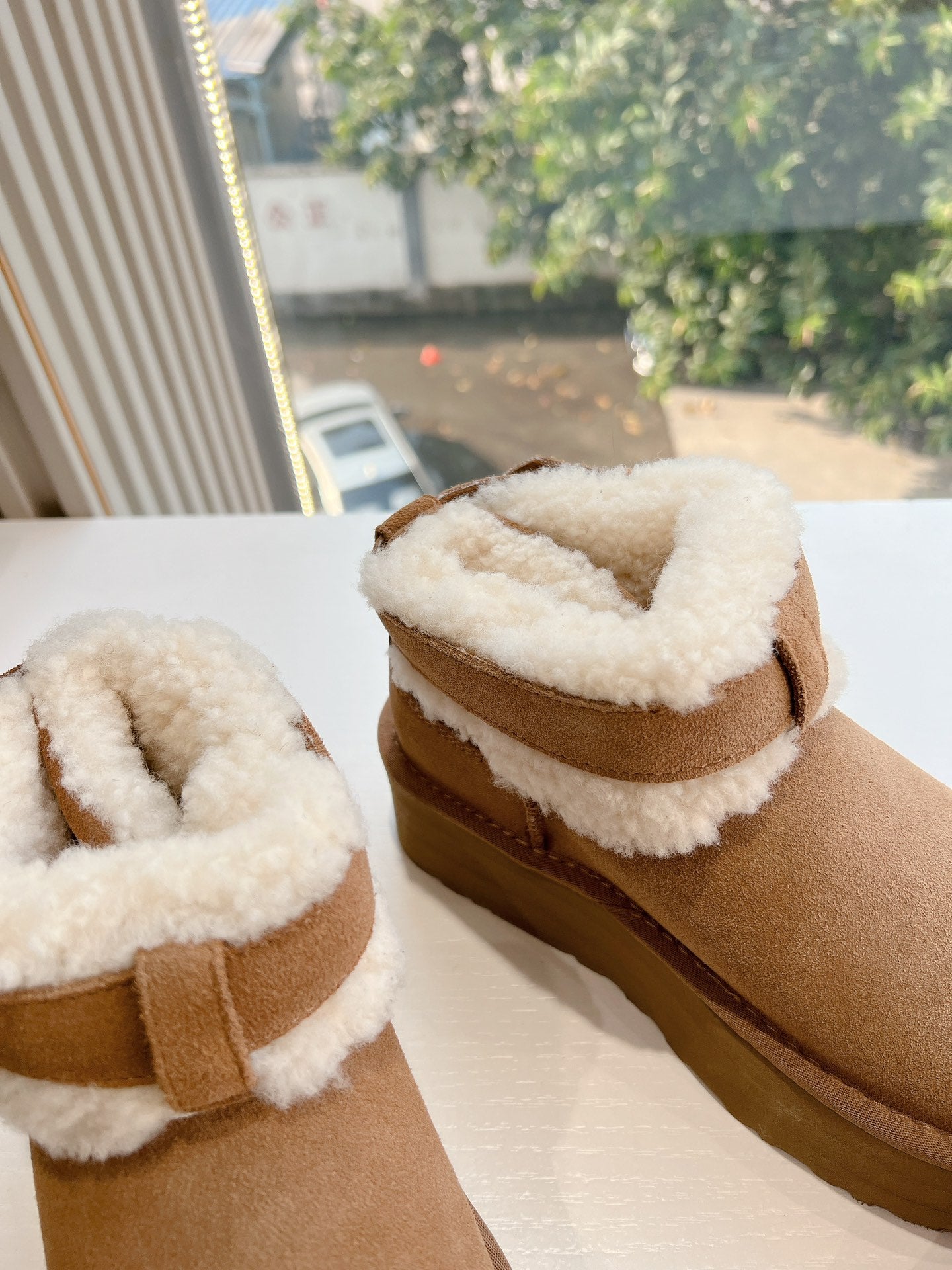 Ugg boots mini platform