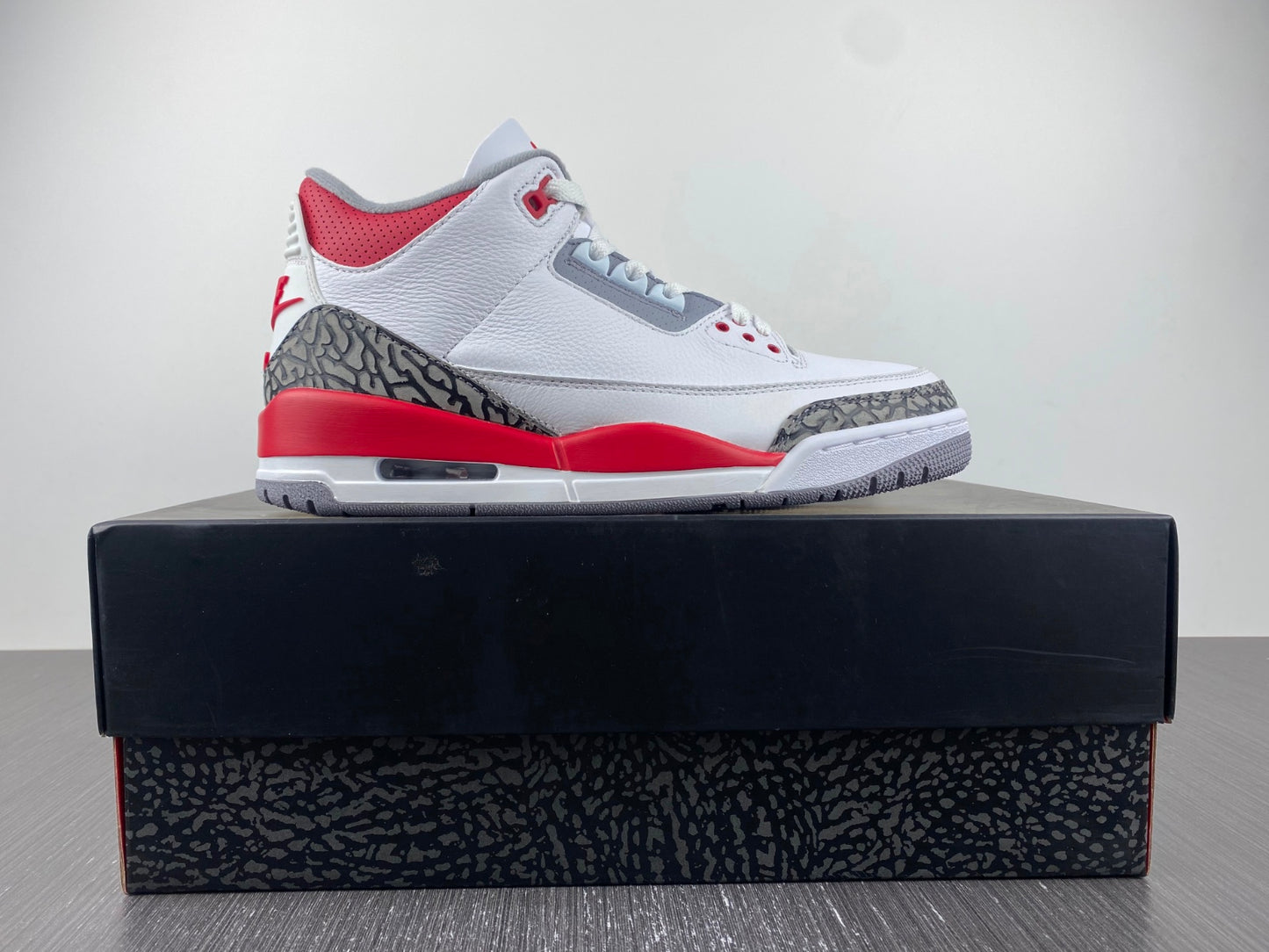 Jordan 3 Fire Red
