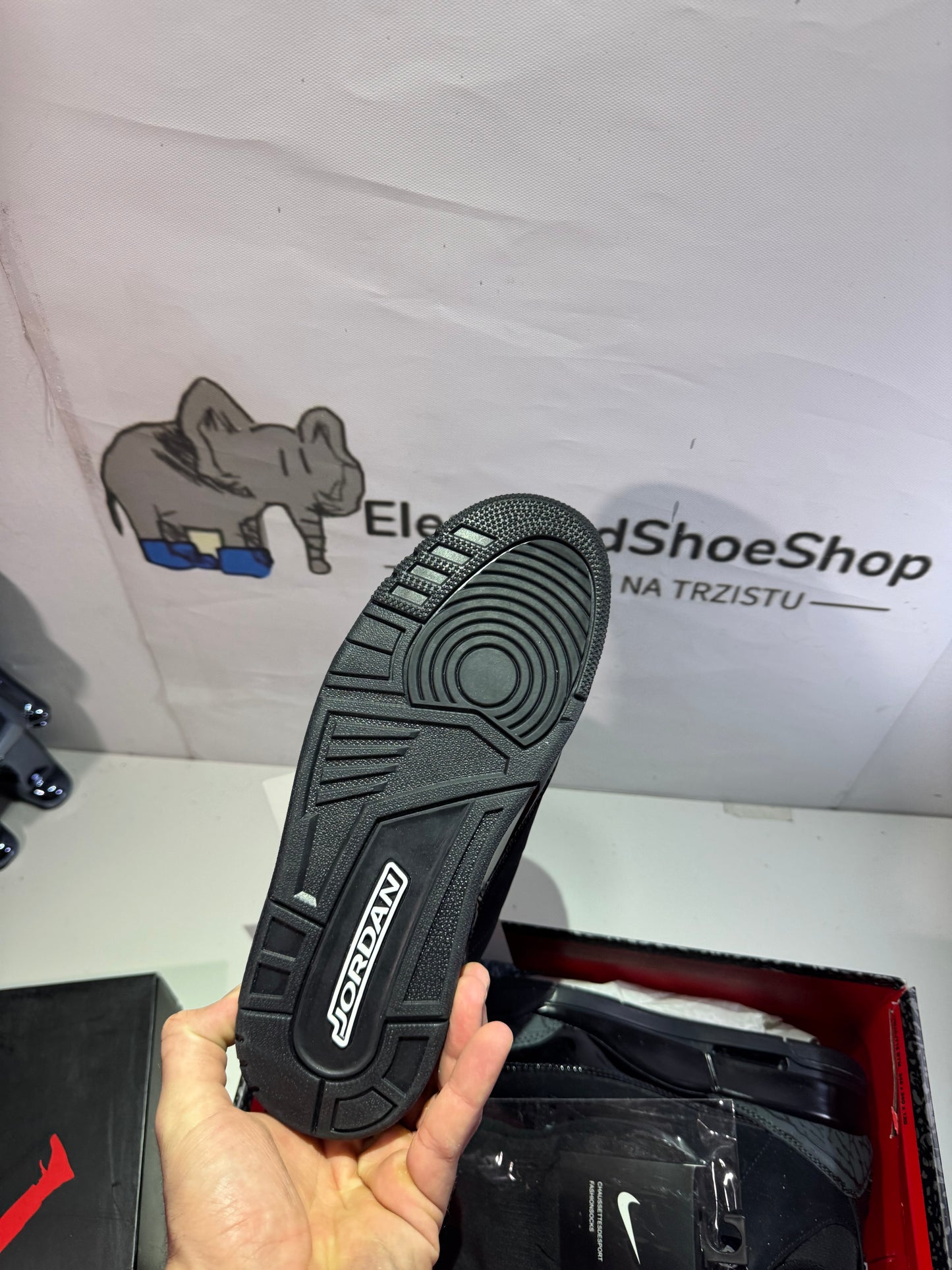 Jordan 3 Black Cat (Odmah Dostupne) br 40