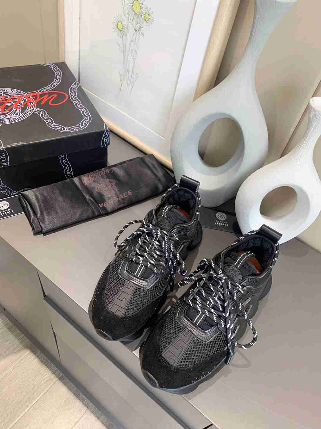 Versace Chain Reaction Balck