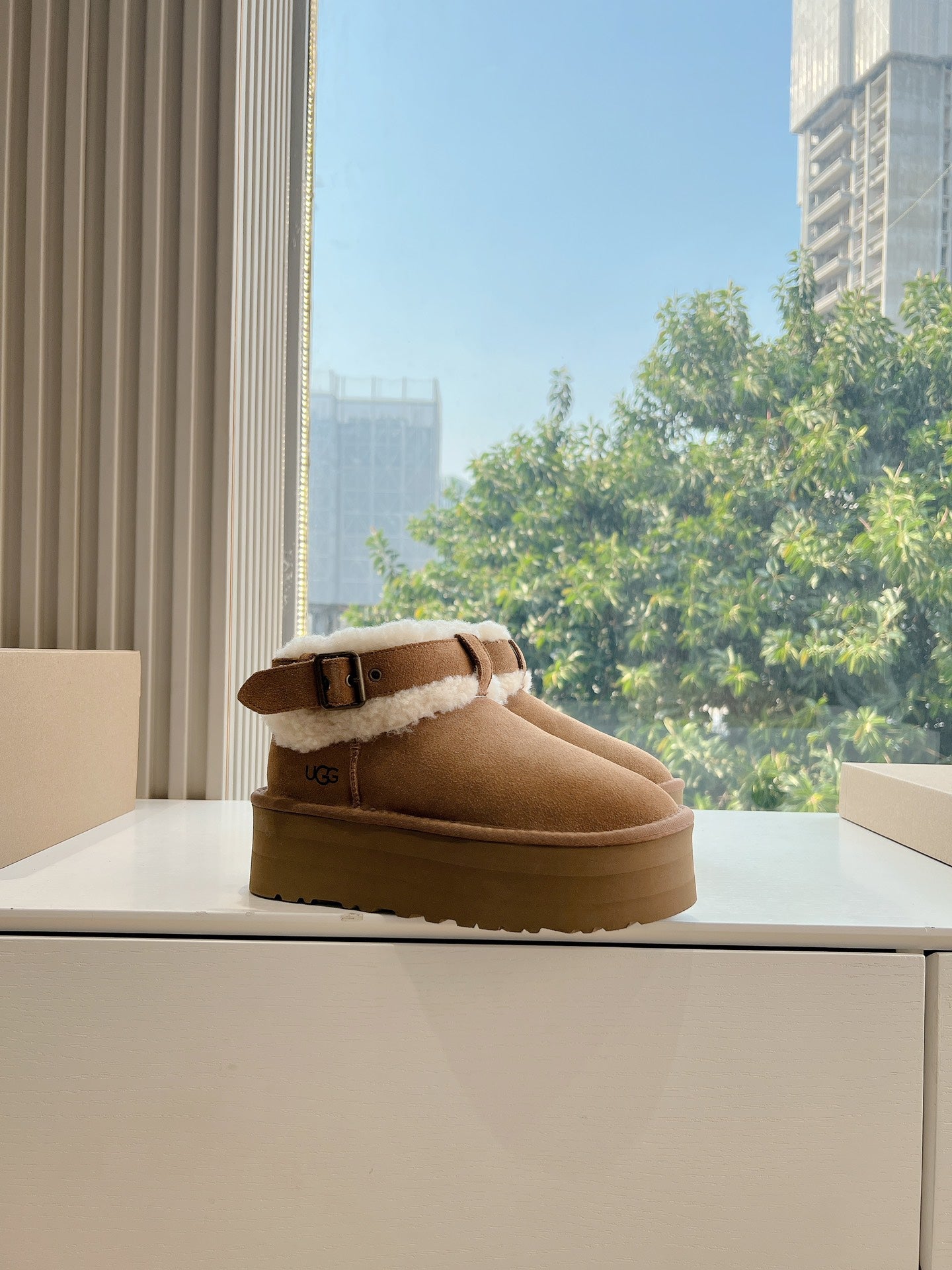 Ugg boots mini platform