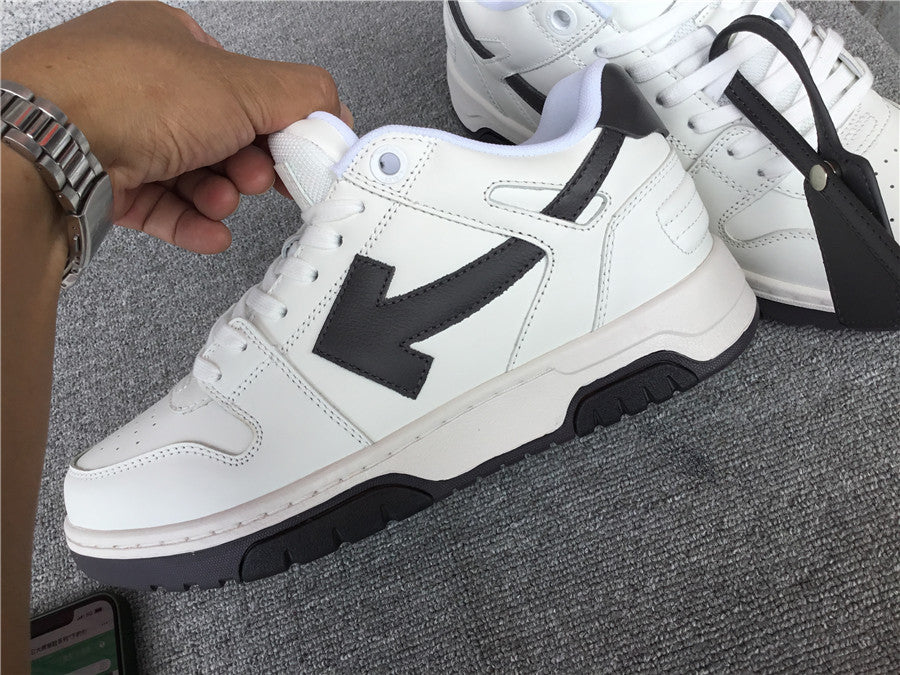 OFF-WHITE out the office White / Black