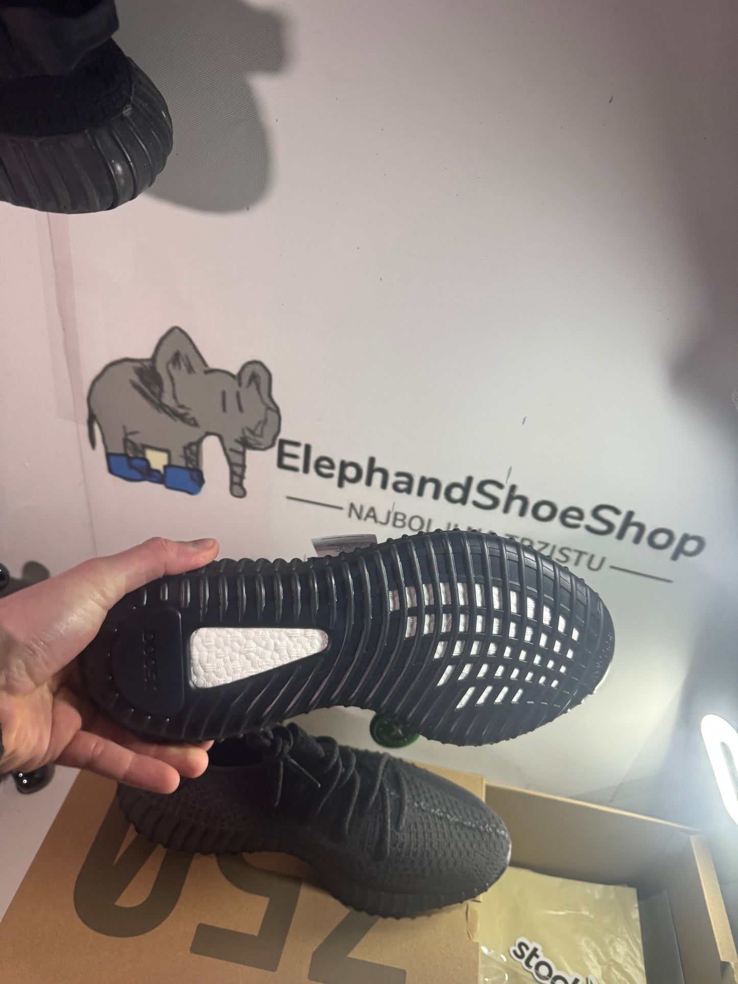 Yeezy Black (Odmah dostupne) br 44