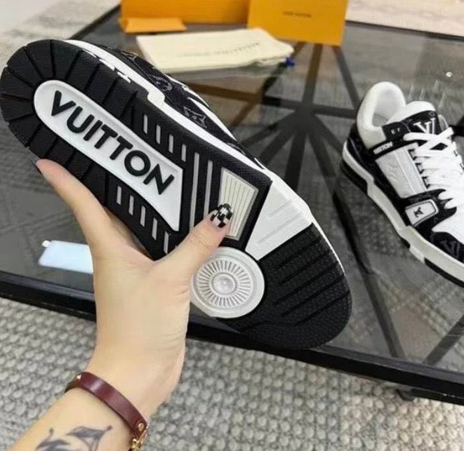 Louis Vuitton Black Low Elephand.shoes