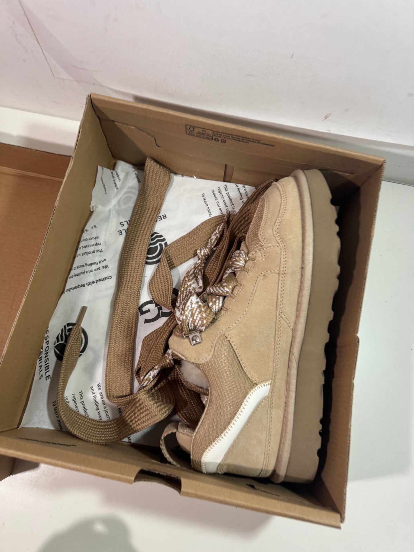 UGG Lowmel Sand (Available now) size 38