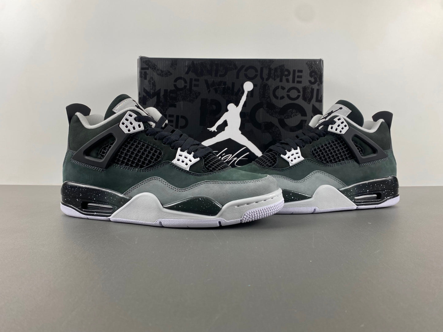 Air Jordan 4 Retro Fear