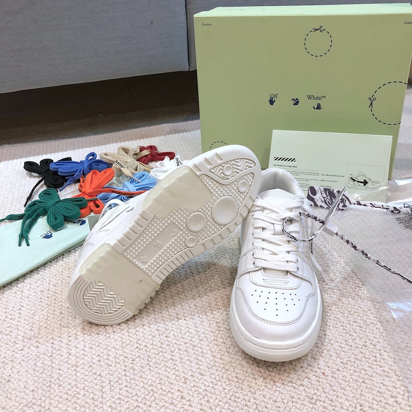 OFF-WHITE out the office Whole White