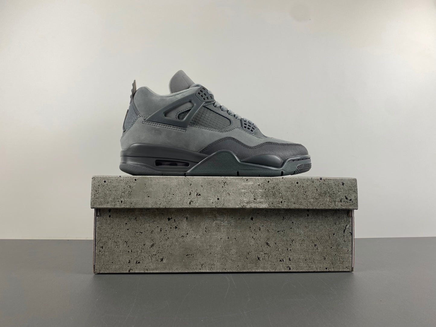 Air Jordan 4 "Wet Cement"