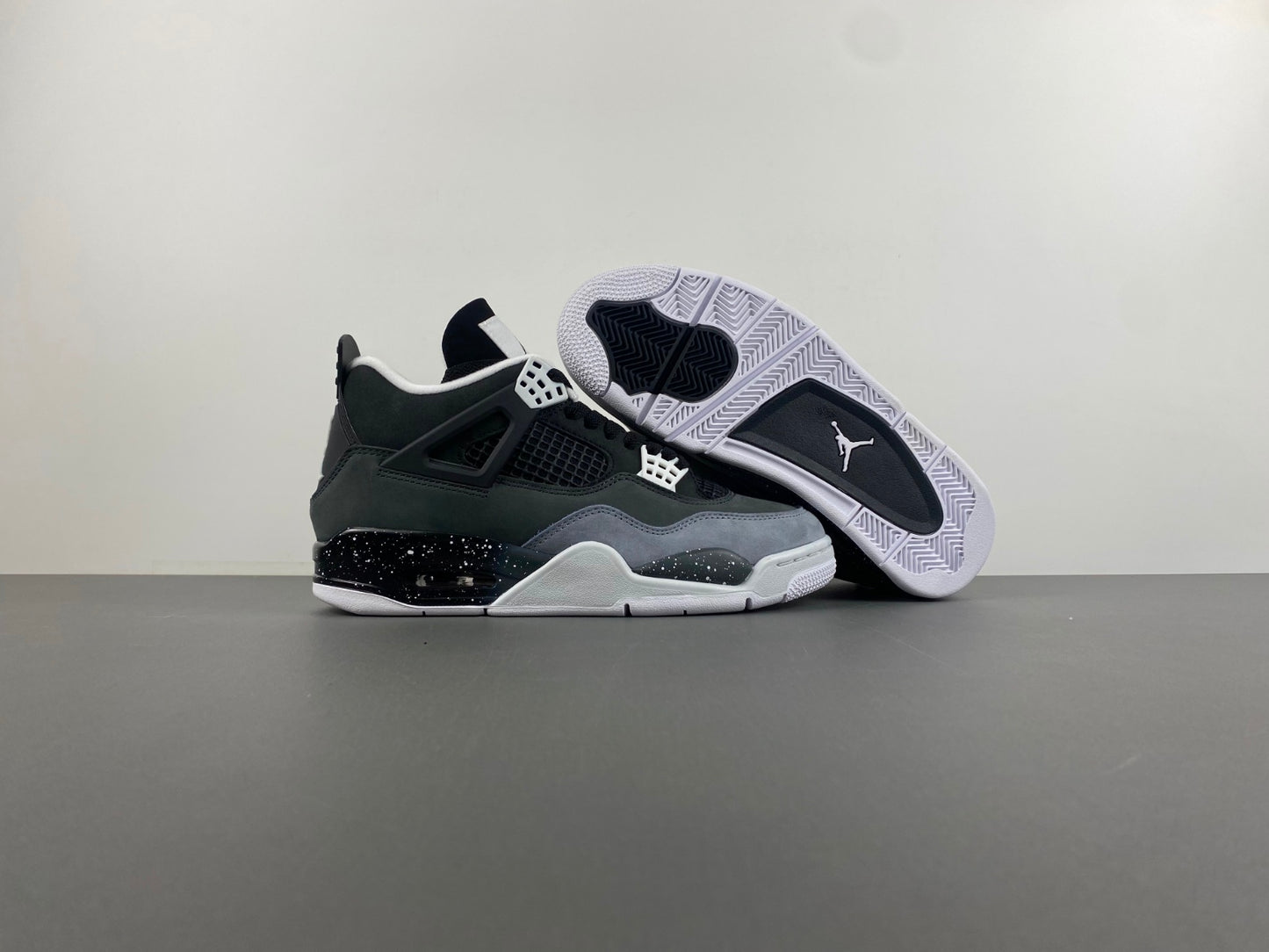 Air Jordan 4 Fear