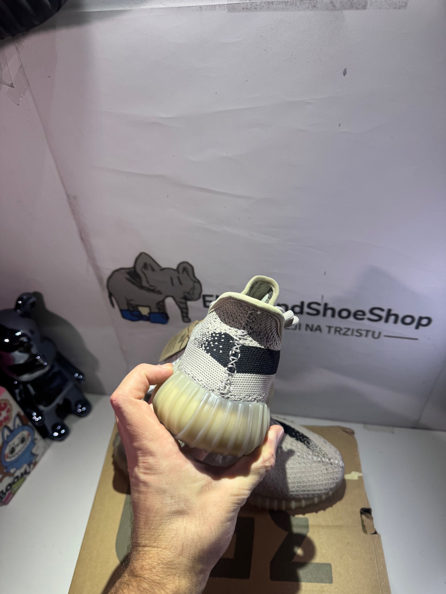 Yeezy Slate (Odmah dostupne) br 42