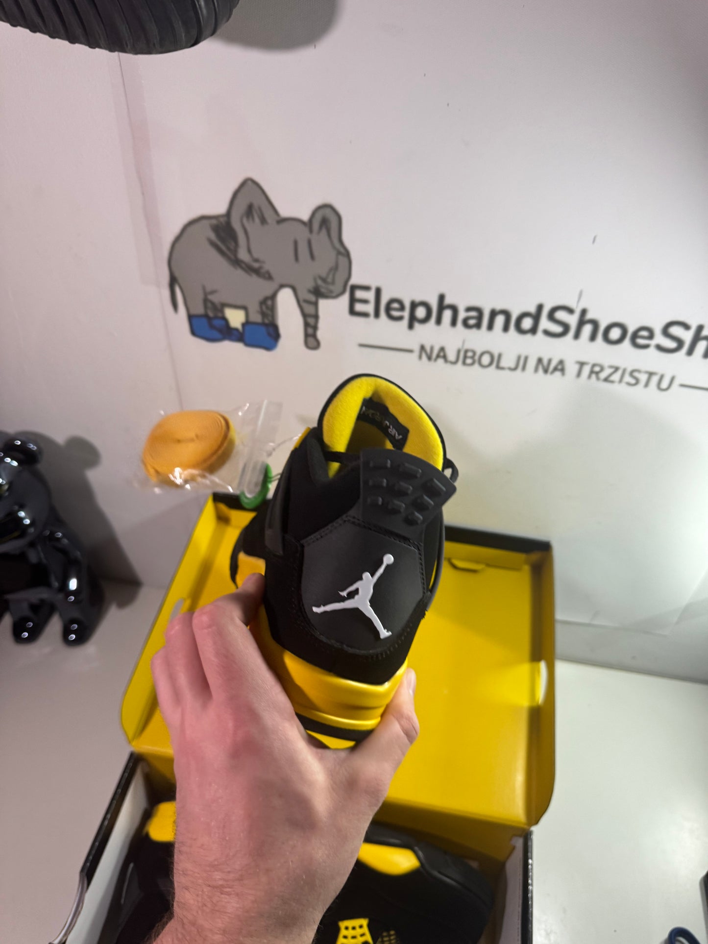 Jordan 4 Yellow Thunder (Odmah Dostupne)br 43