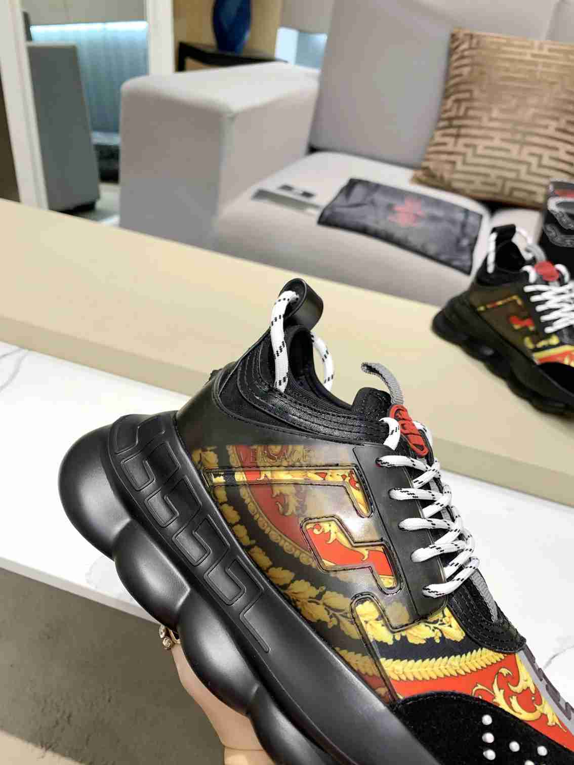 Versace Chain Reaction Balck Gold Red