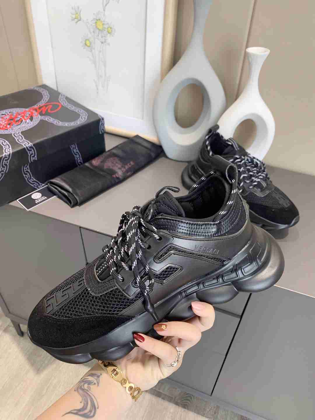 Versace Chain Reaction Balck