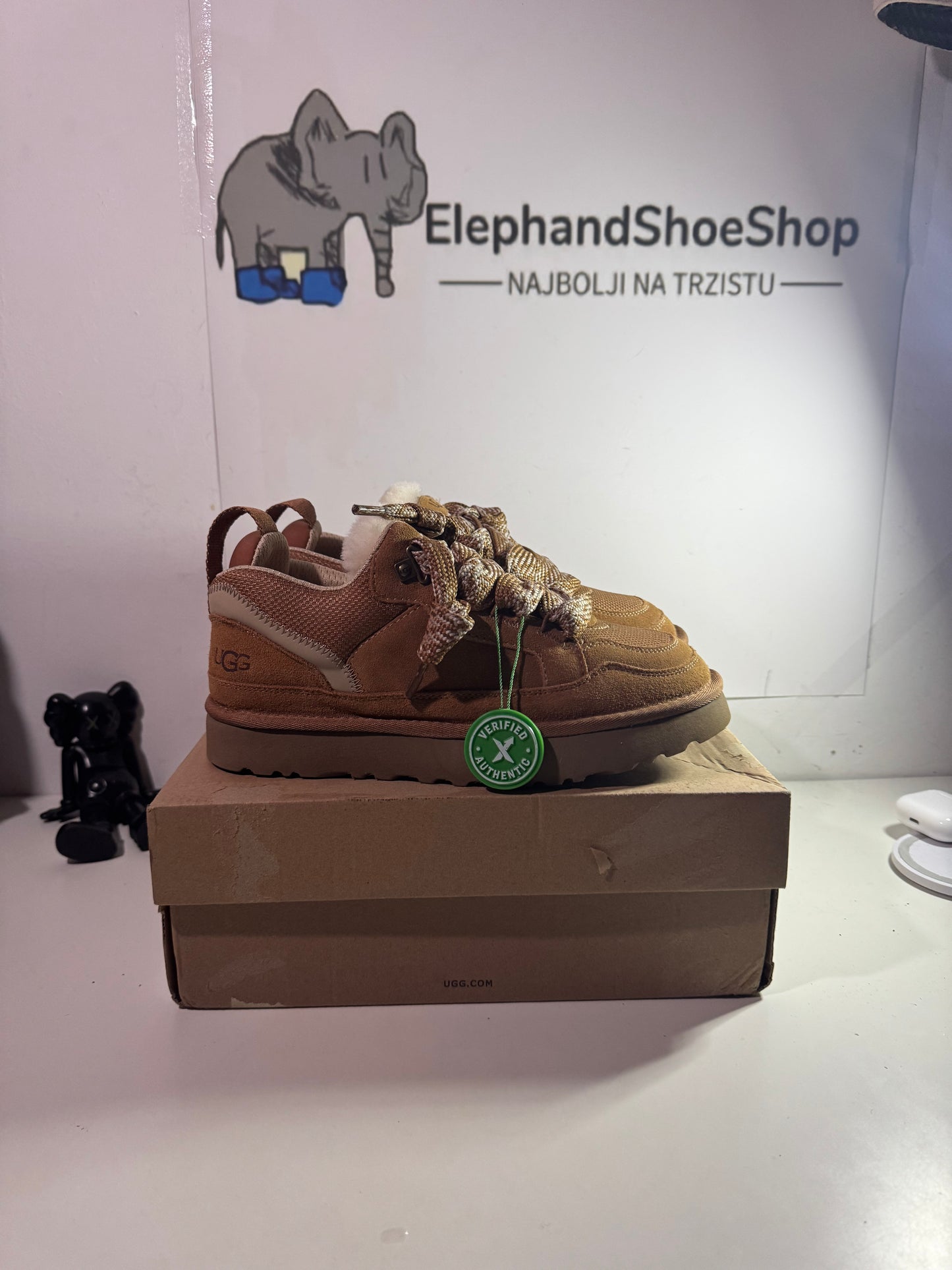 UGG Lowmel (Available now) size 38 39