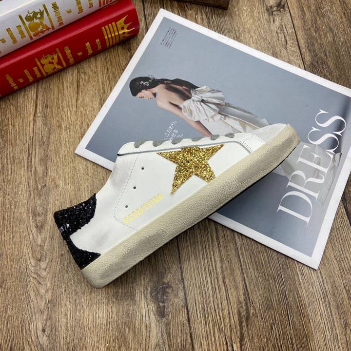 Golden Goose Gold / Black