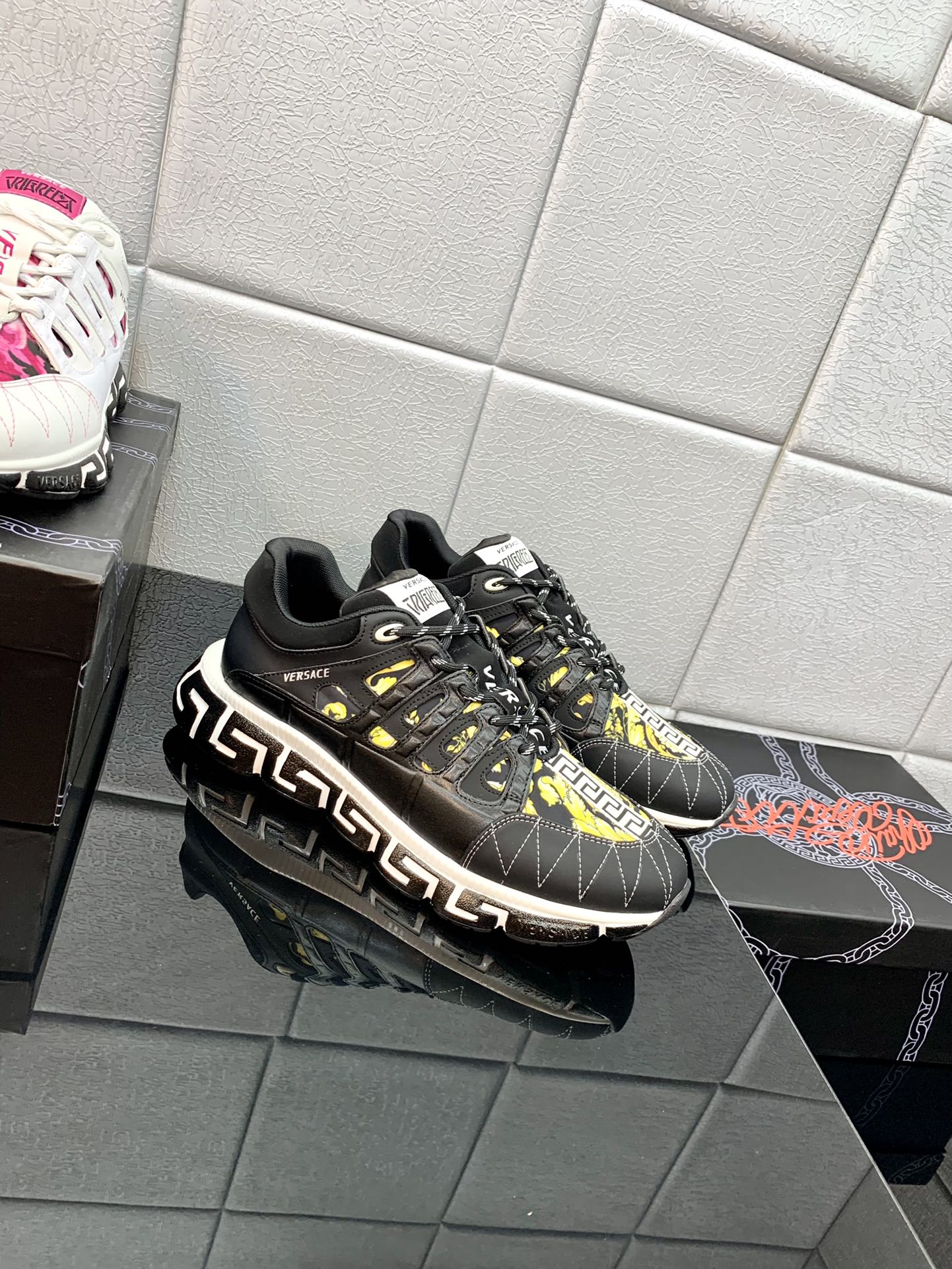 Versace Black Gold low