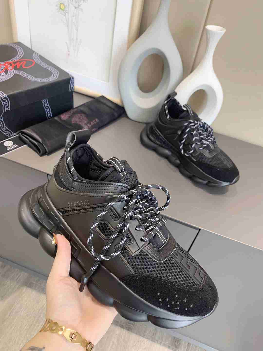 Versace Chain Reaction Balck