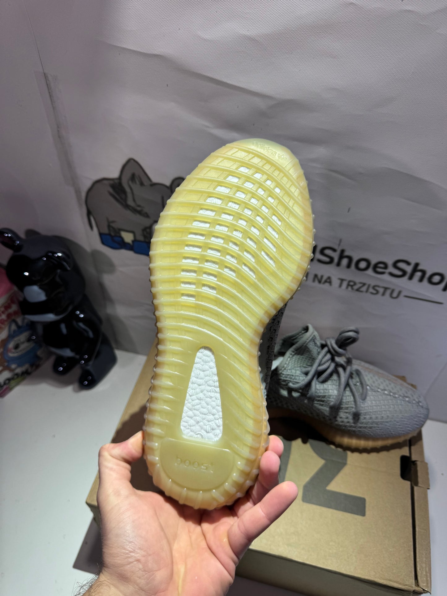 Yeezy True Form (Odmah dostupne) br 40