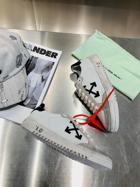 Off white Low White