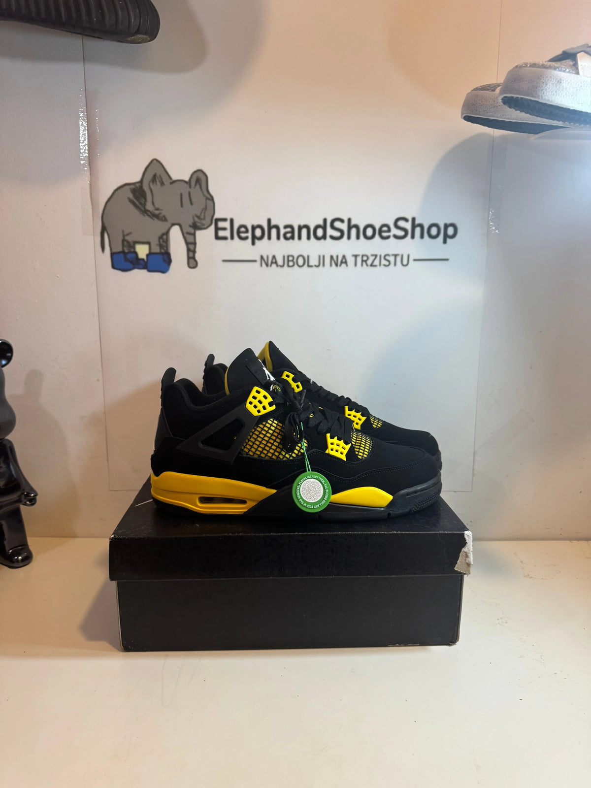 Jordan 4 Thunder (Odmah Dostupne) br 45 Elephand.shoes