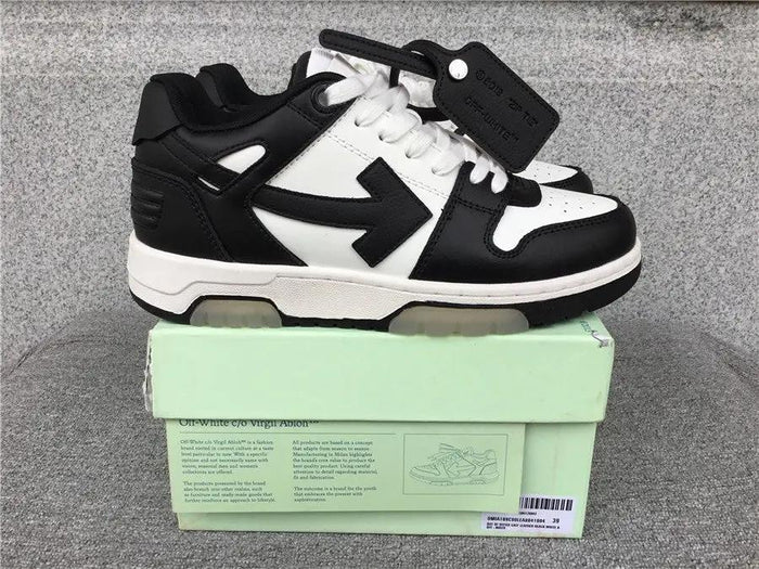 OFF-WHITE out the office Black / White Elephand.shoes