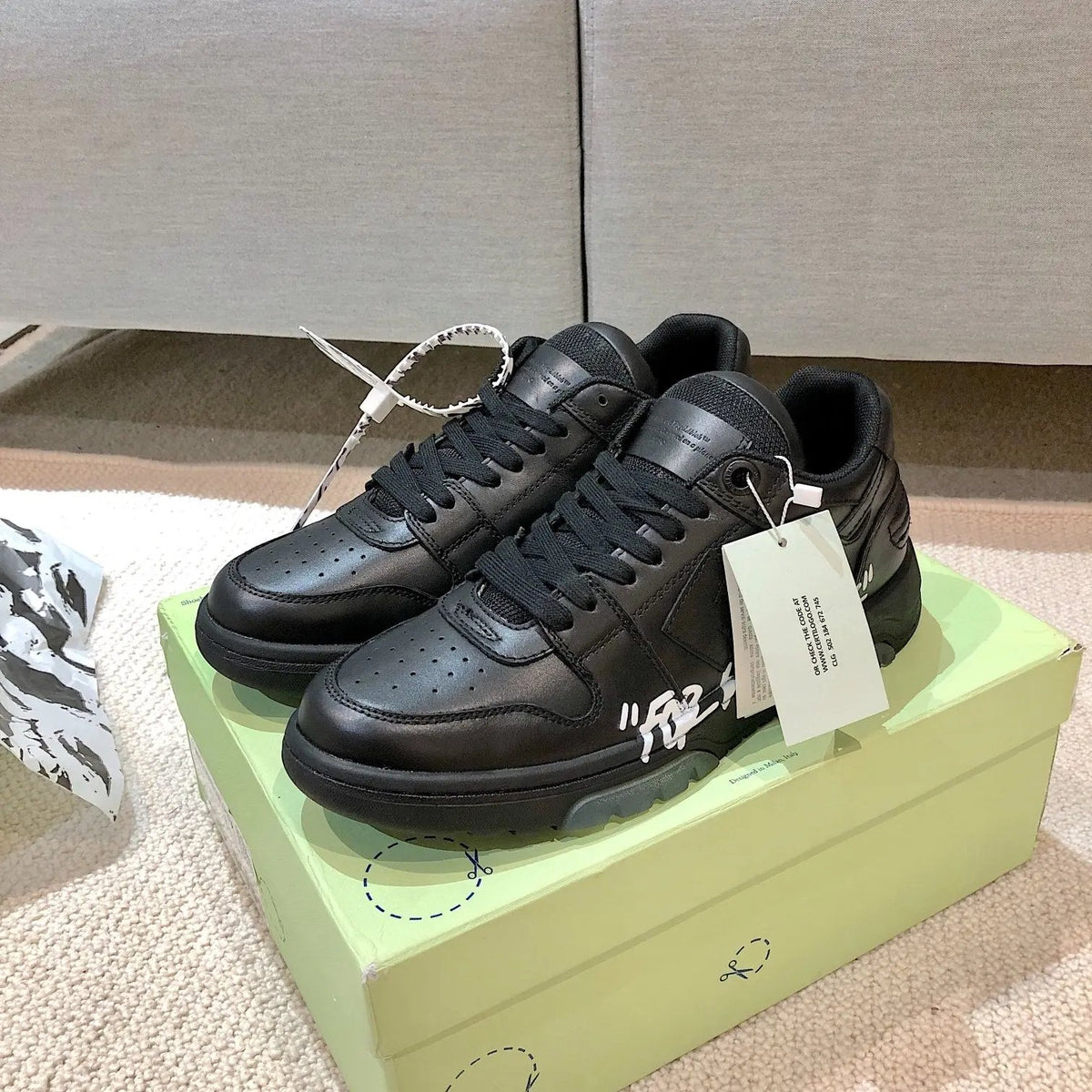 OFF-WHITE out the office Graffiti Balck Elephand.shoes