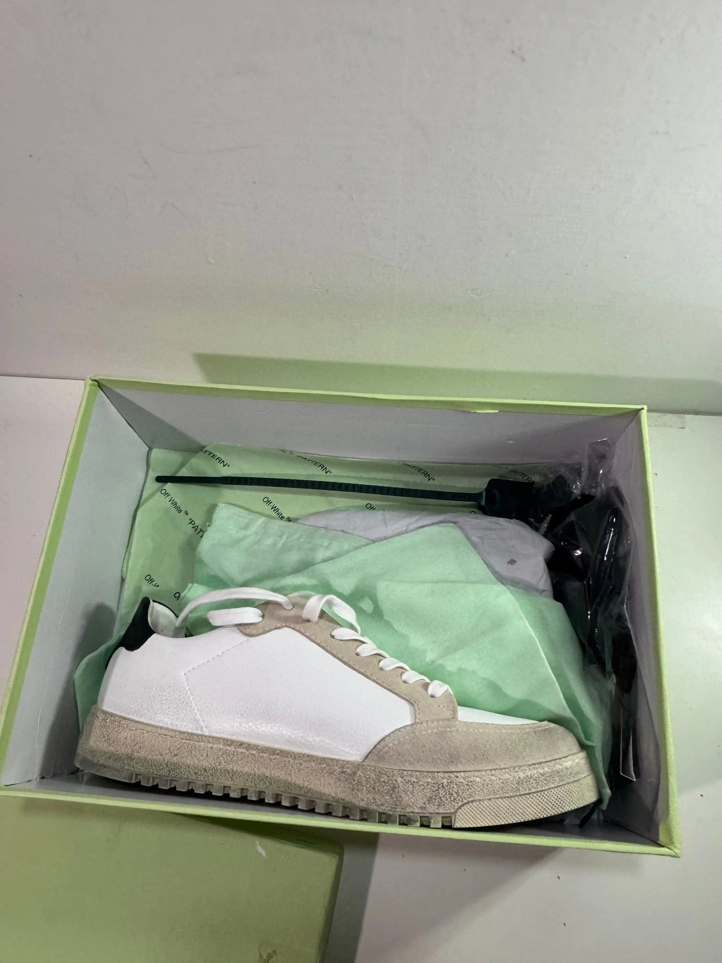 Off White Low White/Black (Odmah Dostupne) br 38 42 Elephand.shoes