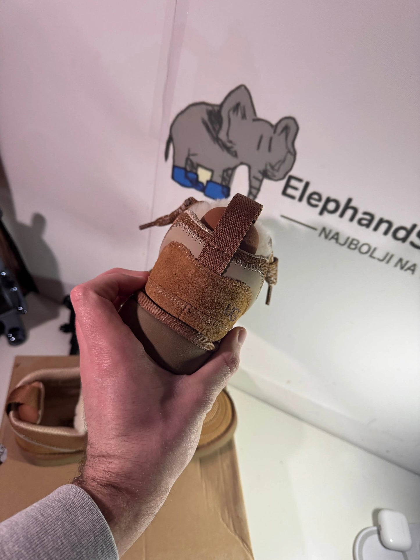 UGG Lowmel Brown (Odmah dostupne) br 38 39 Elephand.shoes