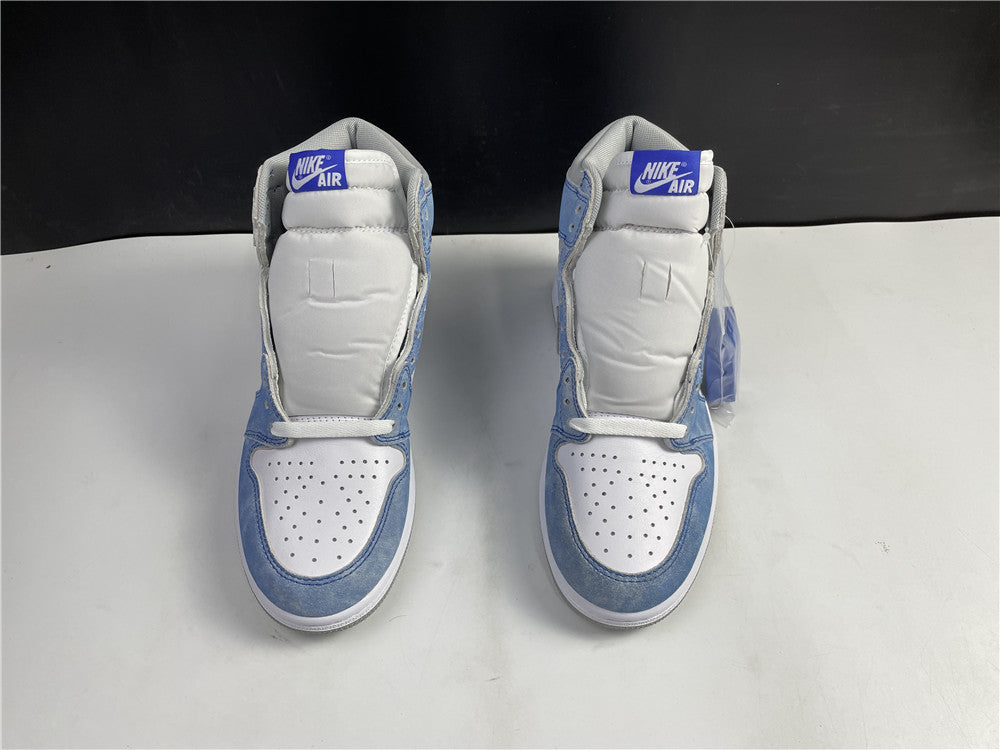Air Jordan 1 High "Hyper Royale"