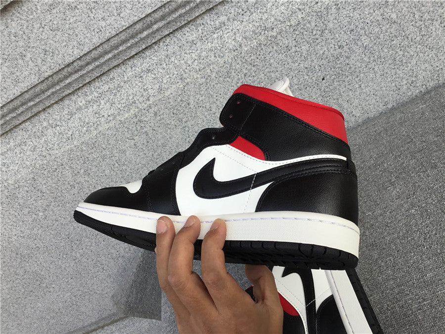 Air Jordan 1 Mid "Black White Red"