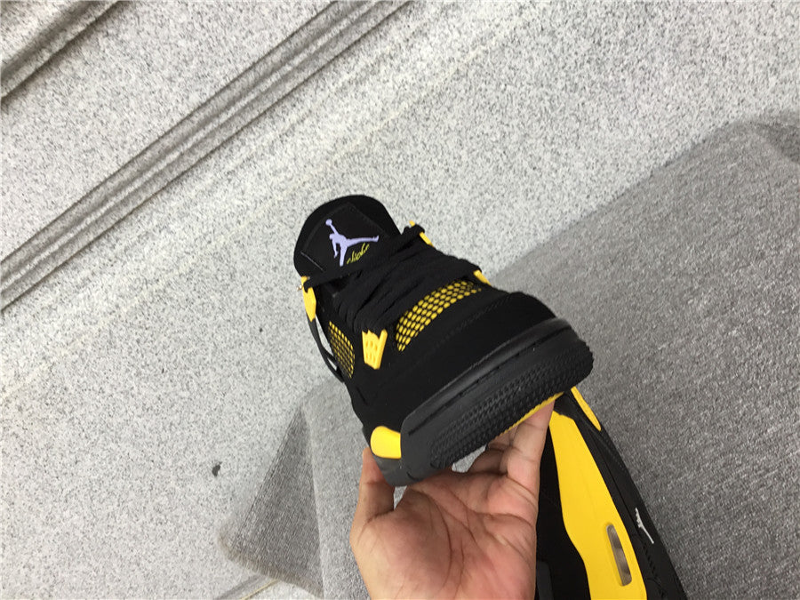 Air Jordan 4 Thunder