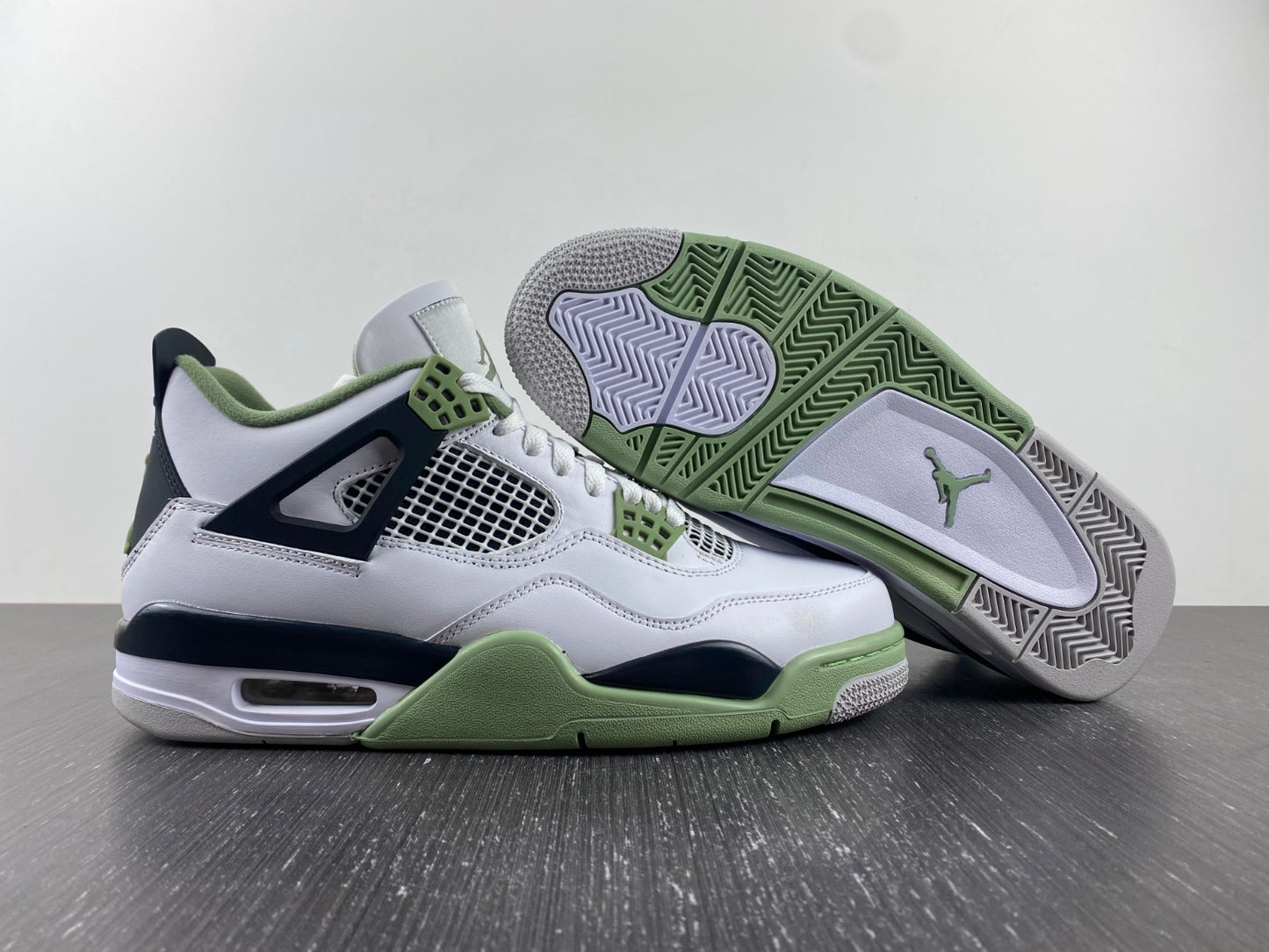 Air Jordan 4 "Seafoam"