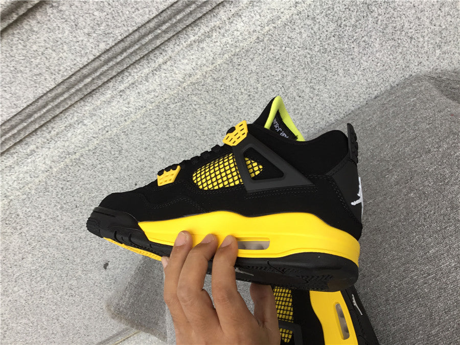 Air Jordan 4 Thunder