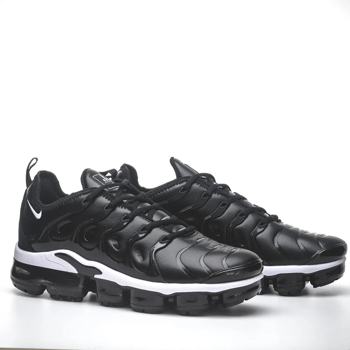 Nike Air VaporMax Plus "Black and White" Elephand.shoes