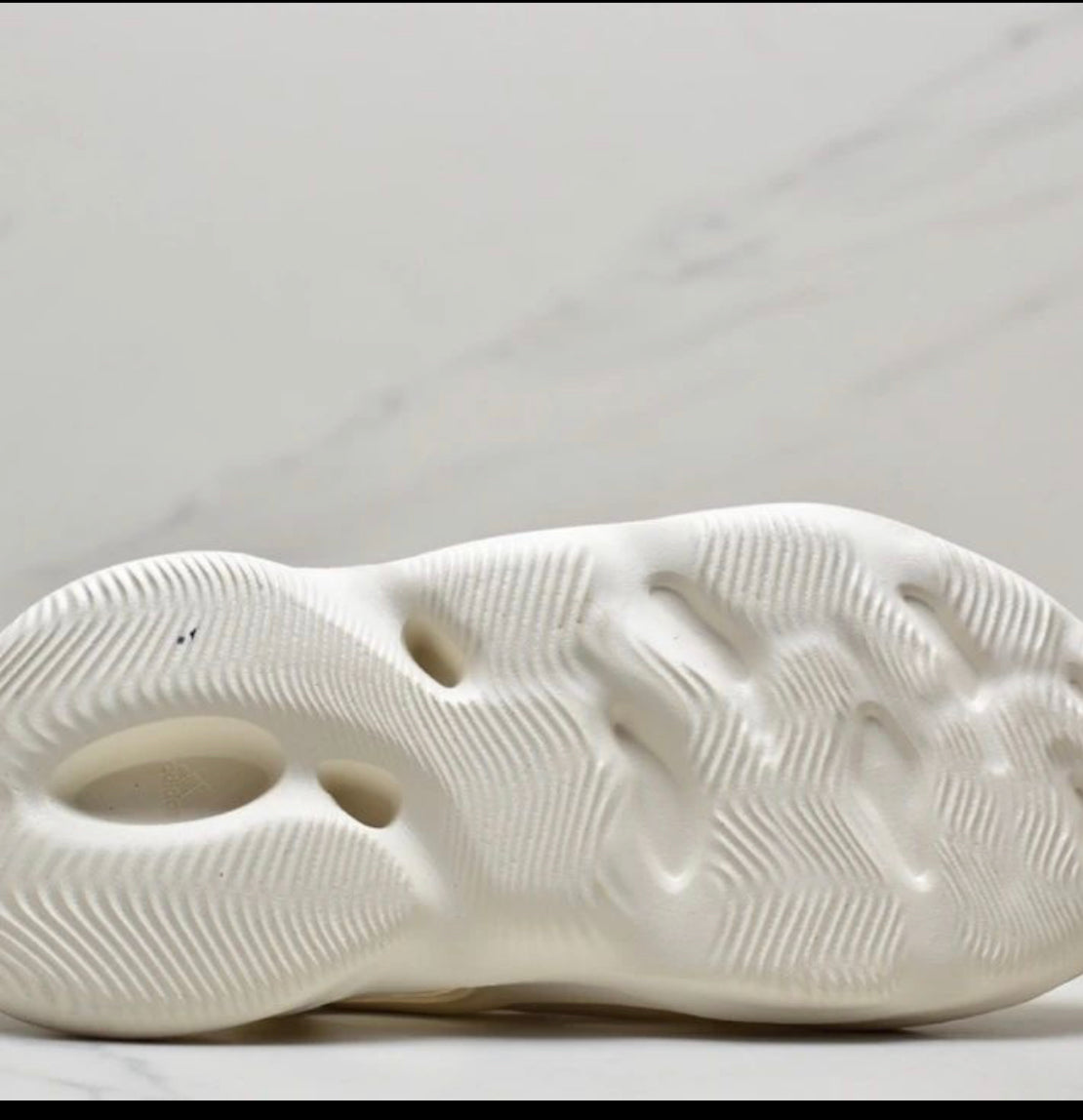Yeezy Foam Runners Sand