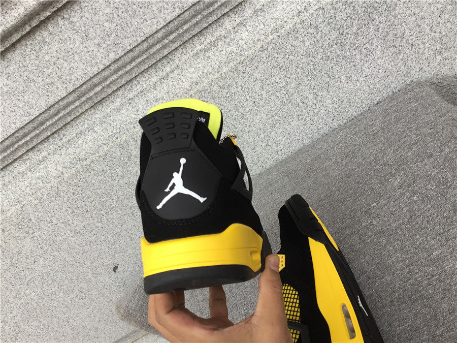 Air Jordan 4 "Thunder"