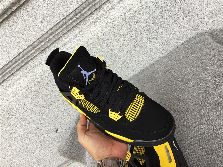 Air Jordan 4 "Thunder"