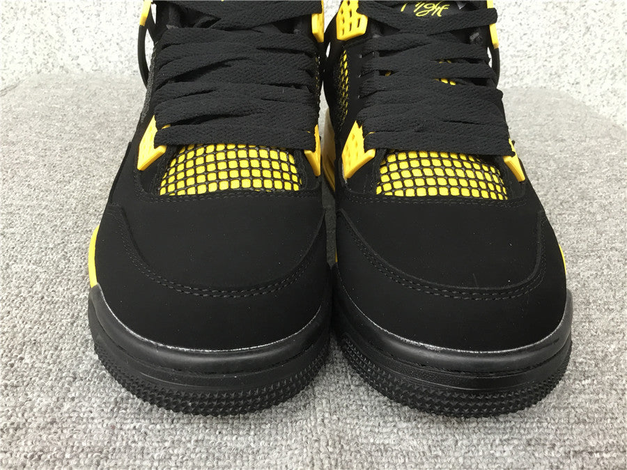 Air Jordan 4 "Thunder"