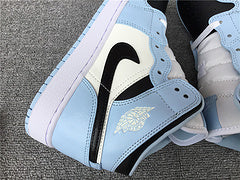 Air Jordan 1 Mid "University Blue"