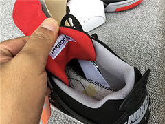 Air Jordan 4 Bred