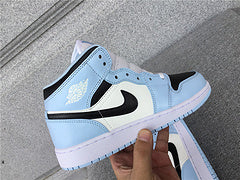 Air Jordan 1 Mid "University Blue"