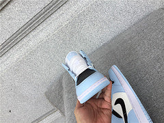 Air Jordan 1 Mid "University Blue"