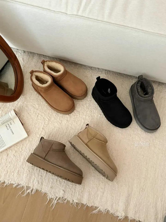 Smeđe UGG Ultra Mini čizmice od ovčje vune