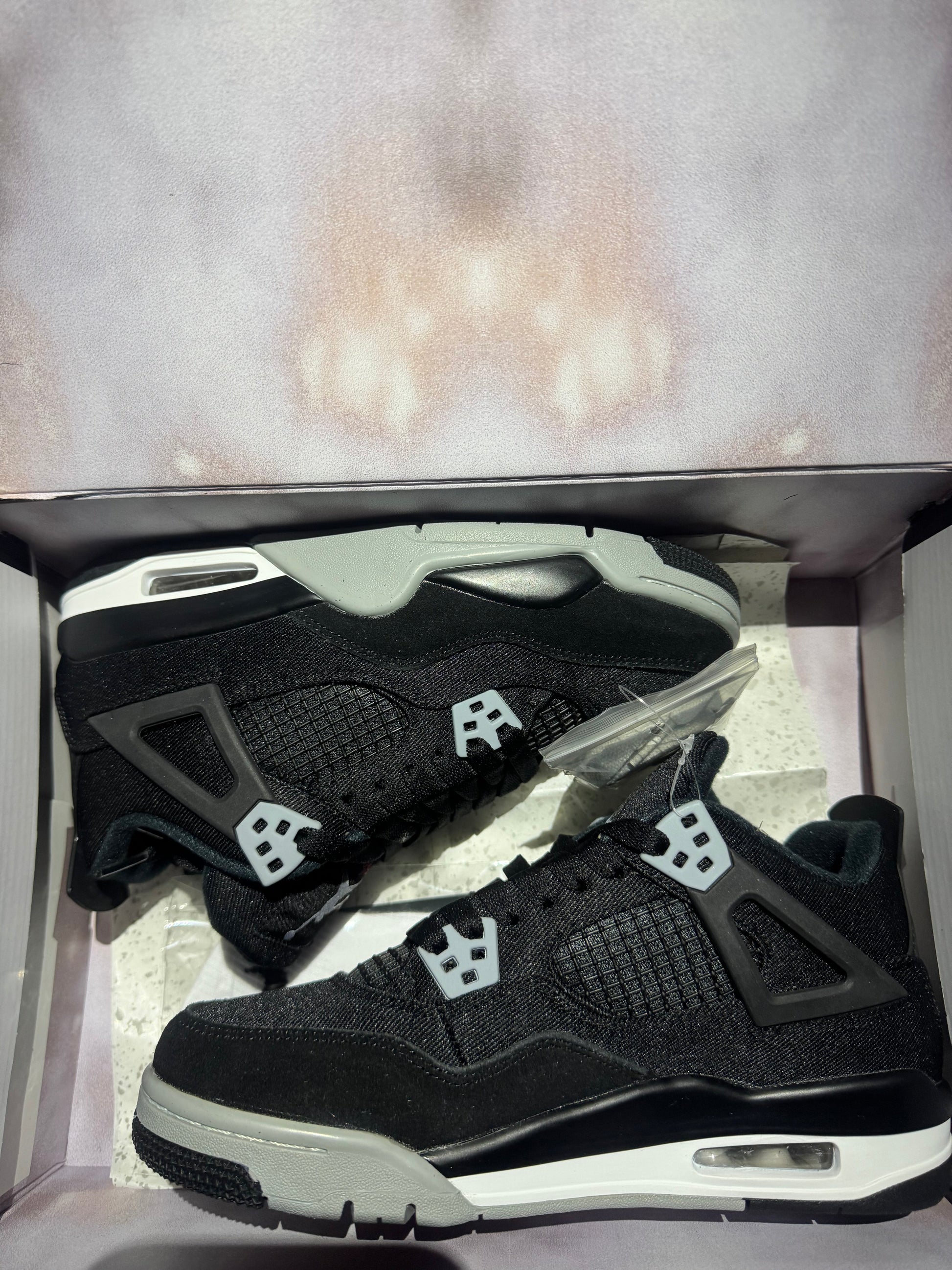 Jordan 4 Core Black (Odmah Dostupne) br 38 Elephand.shoes