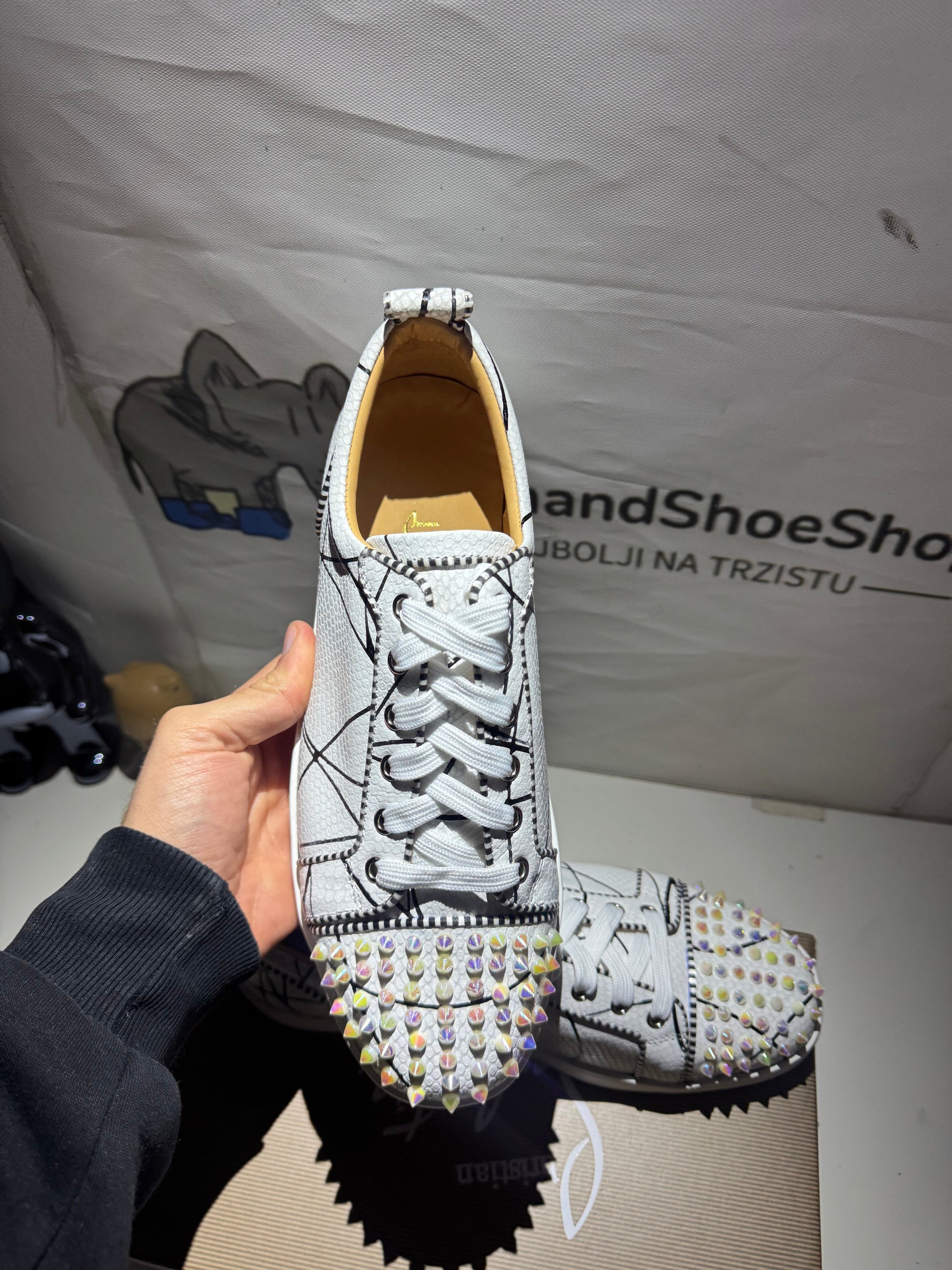 Louboutin White(Odmah Dostupne) br 44 Elephand.shoes