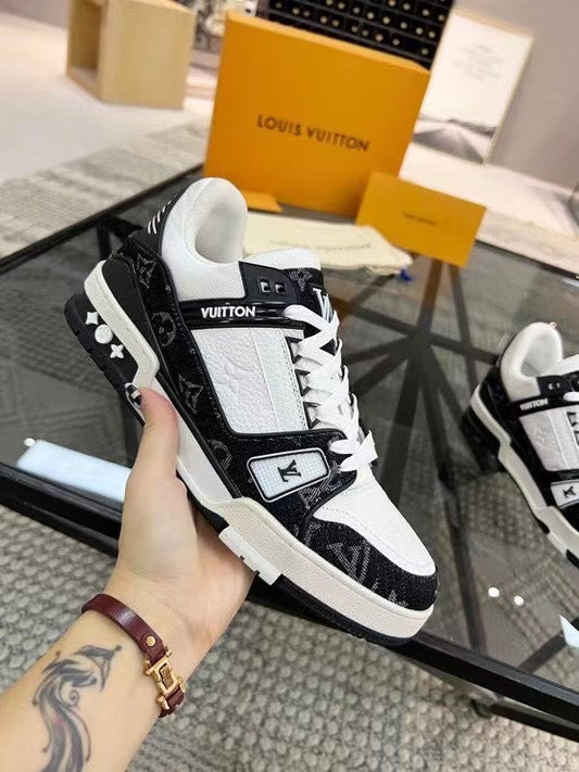 Louis Vuitton Black Low Elephand.shoes