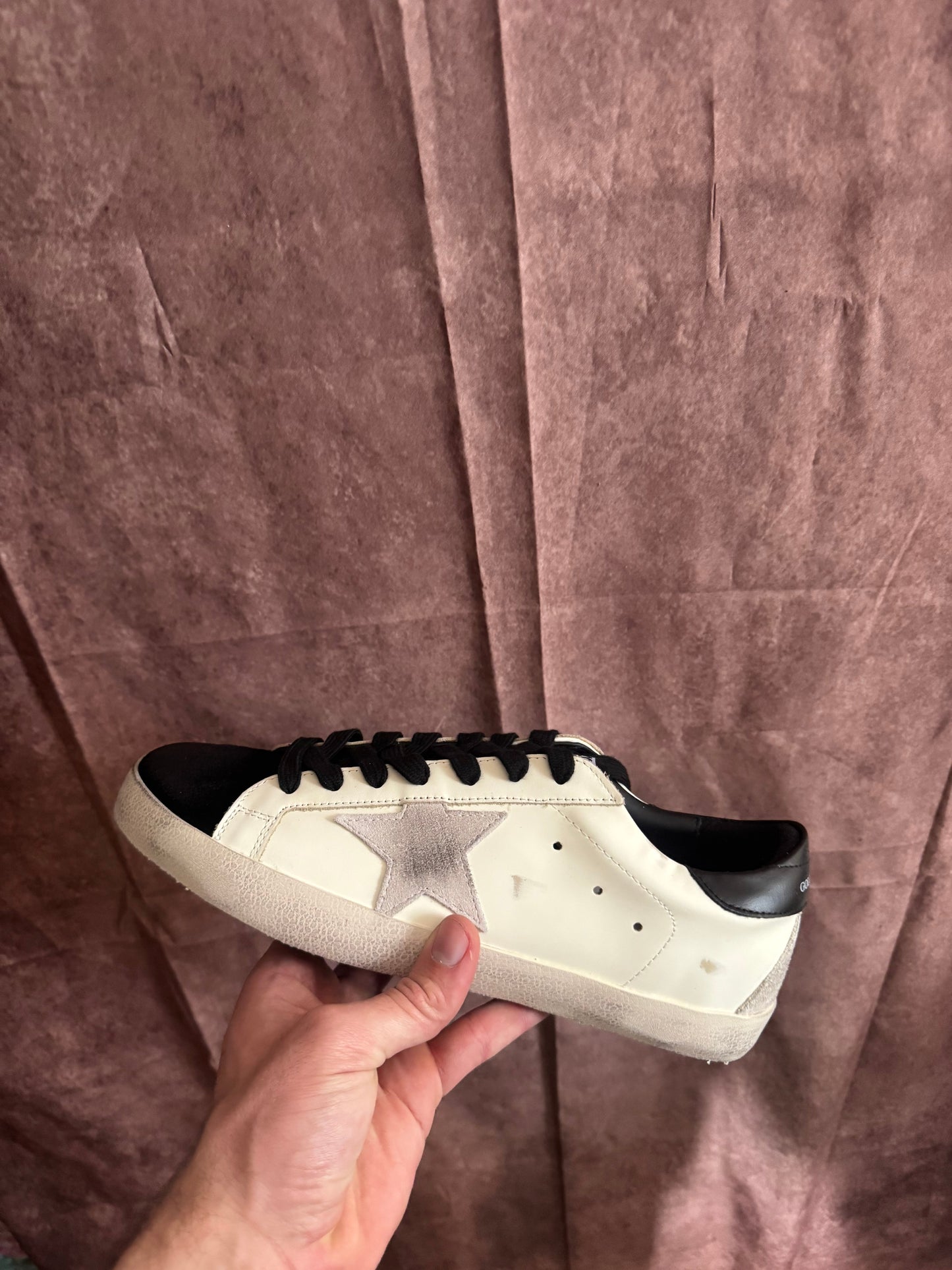 (CGolden Goose Black/White  (Odmah dostupne) br 42 Elephand.shoes