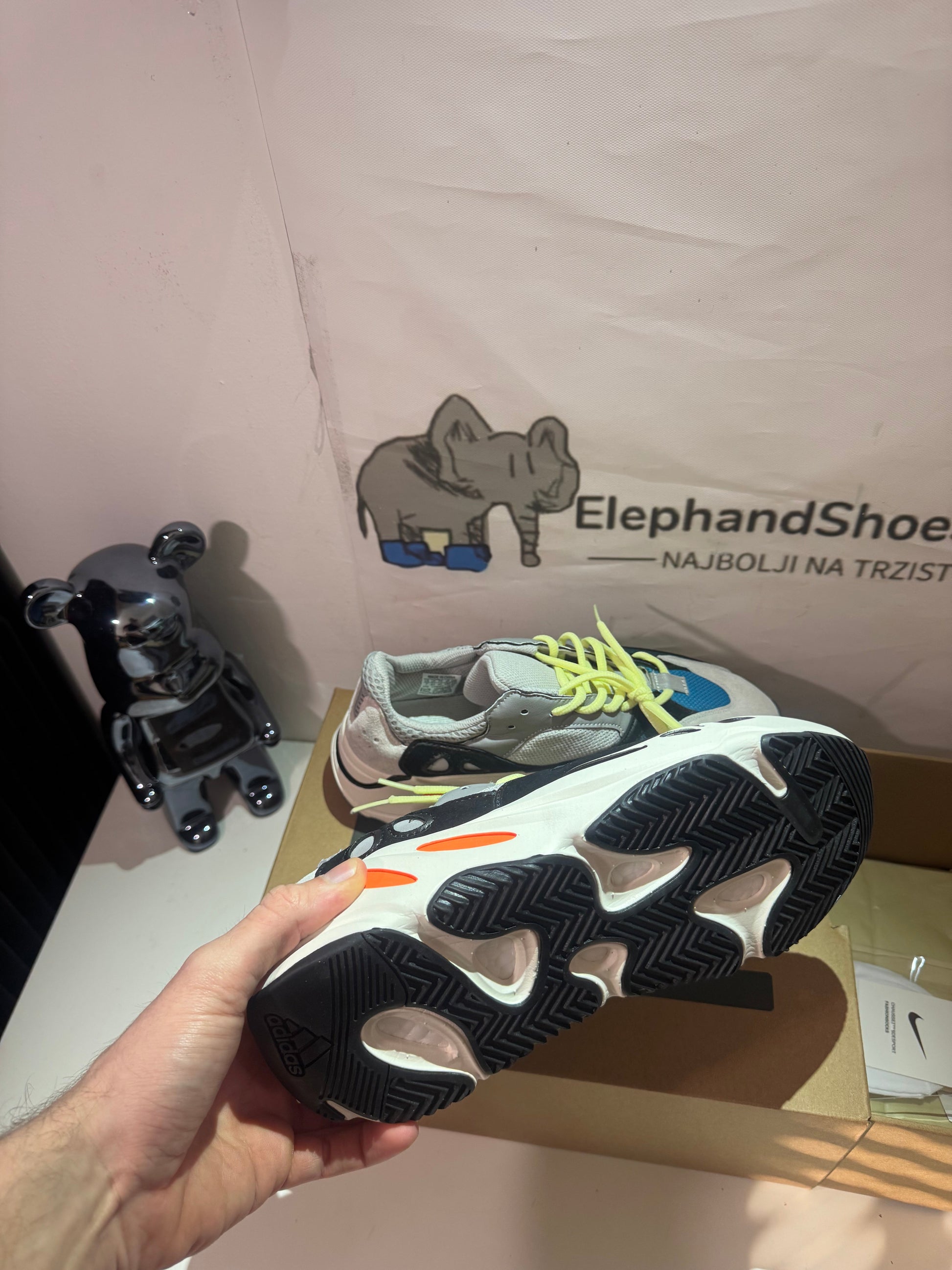 Yeezy 700   (Odmah dostupne) br 40 Elephand.shoes