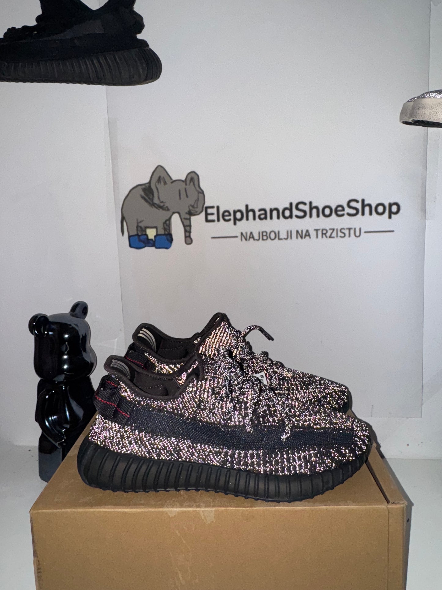 Yeezy  Black (Odmah dostupne) br 45